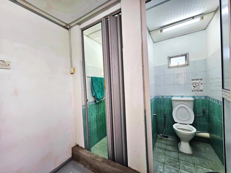 Abu Siti Lane, 2 Storey Commercial Title 3200sf - photo 5
