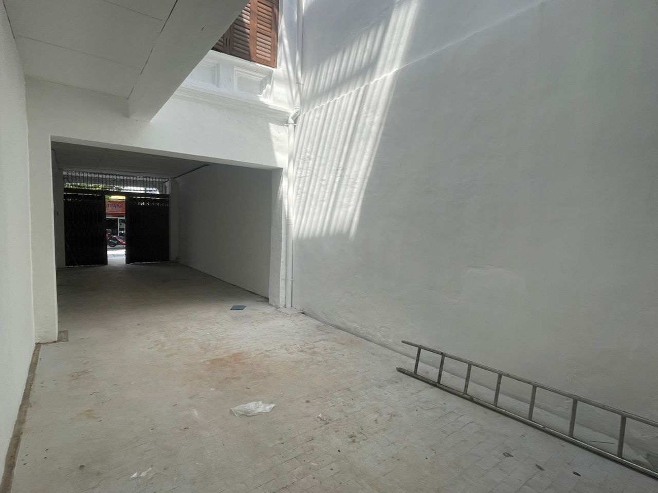 Lebuh Campbell Street 3 Storey Shop House 3250sf - photo 2
