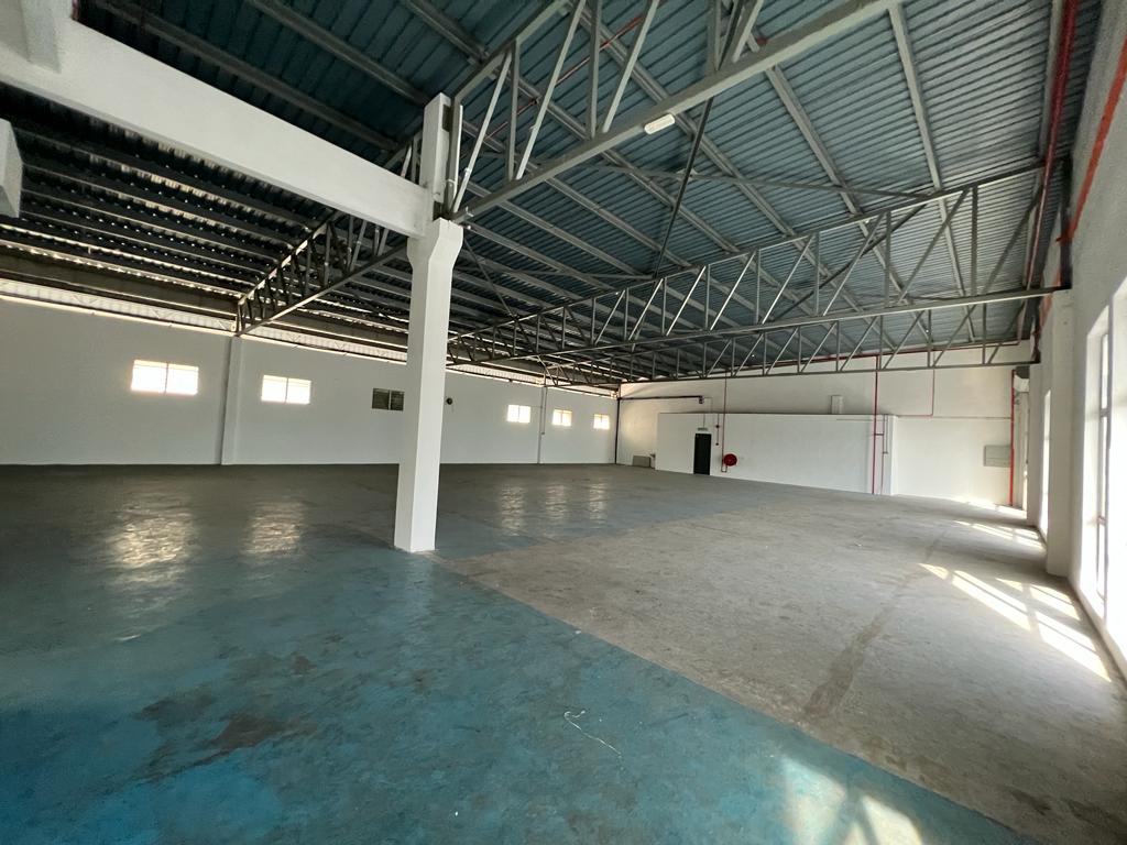 Diamond Valley Factory Warehouse 14000sf - photo 9