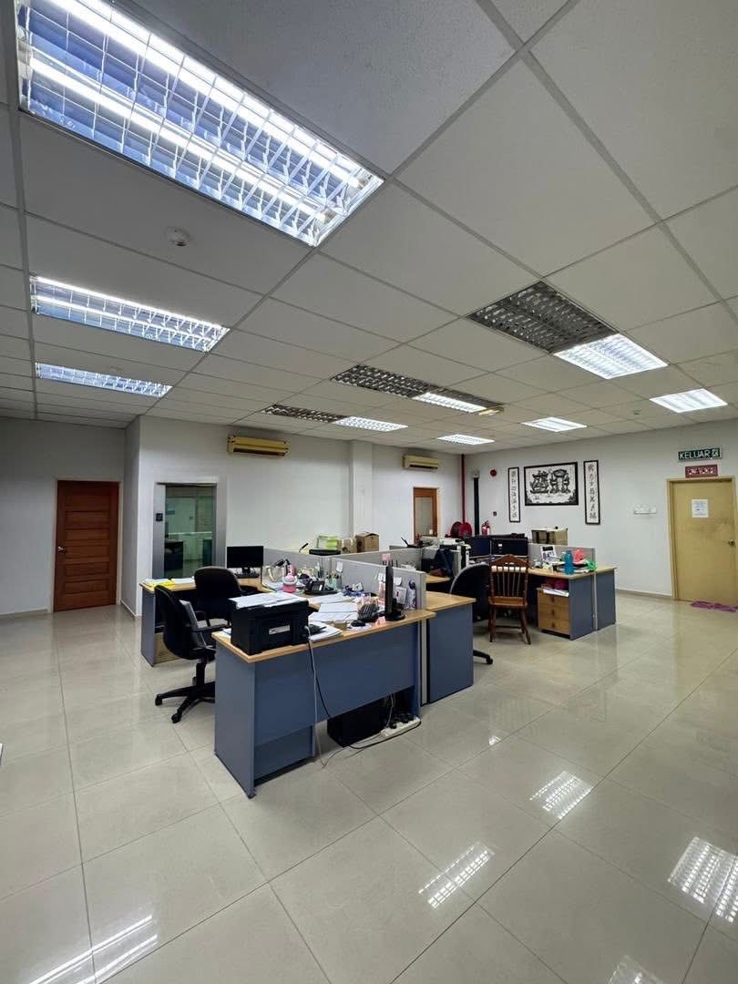 Bayan Lepas Phase 4 FTZ Factory Warehouse 43560sf - photo 2