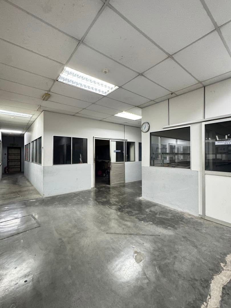 Bayan Lepas Phase 4 FTZ Factory Warehouse 43560sf - photo 6