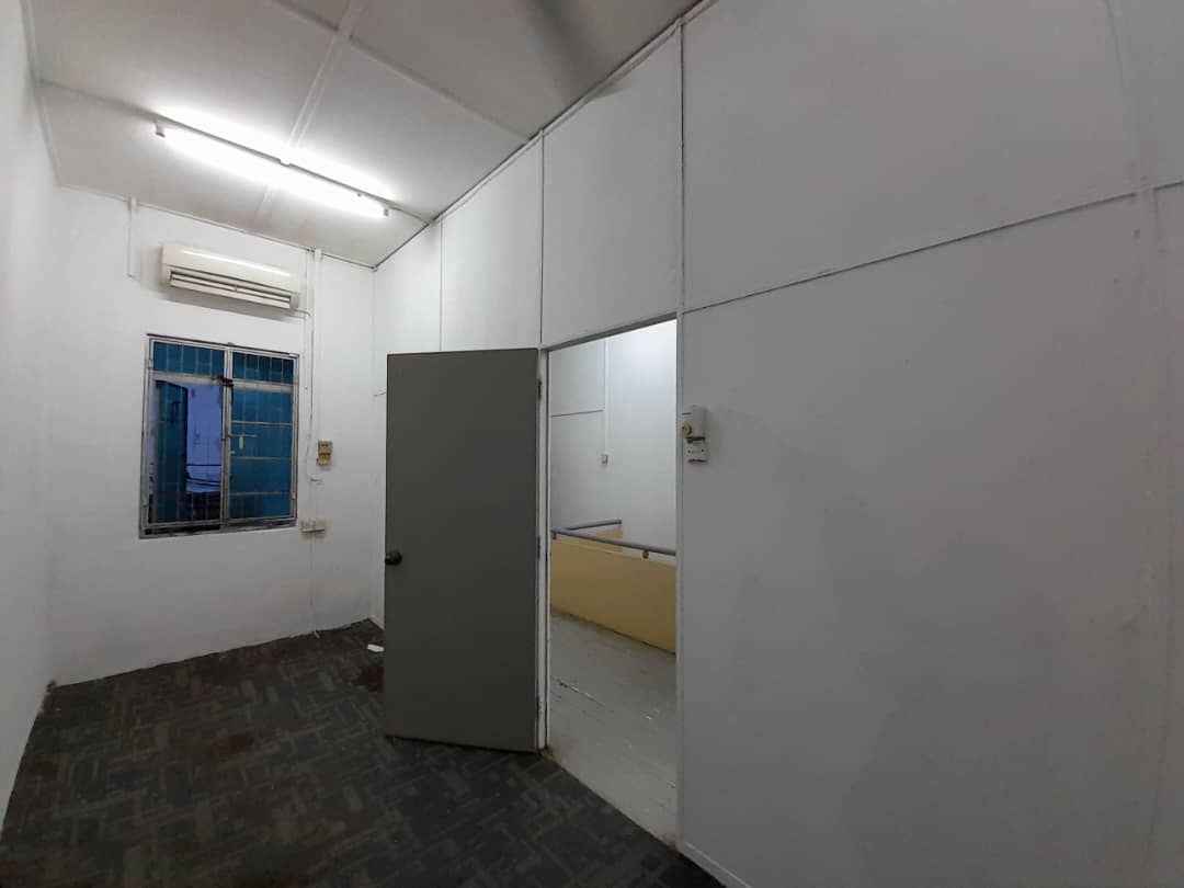 Pulau Tikus 2Sty Terrace Jalan Loh Boon Siew - photo 13