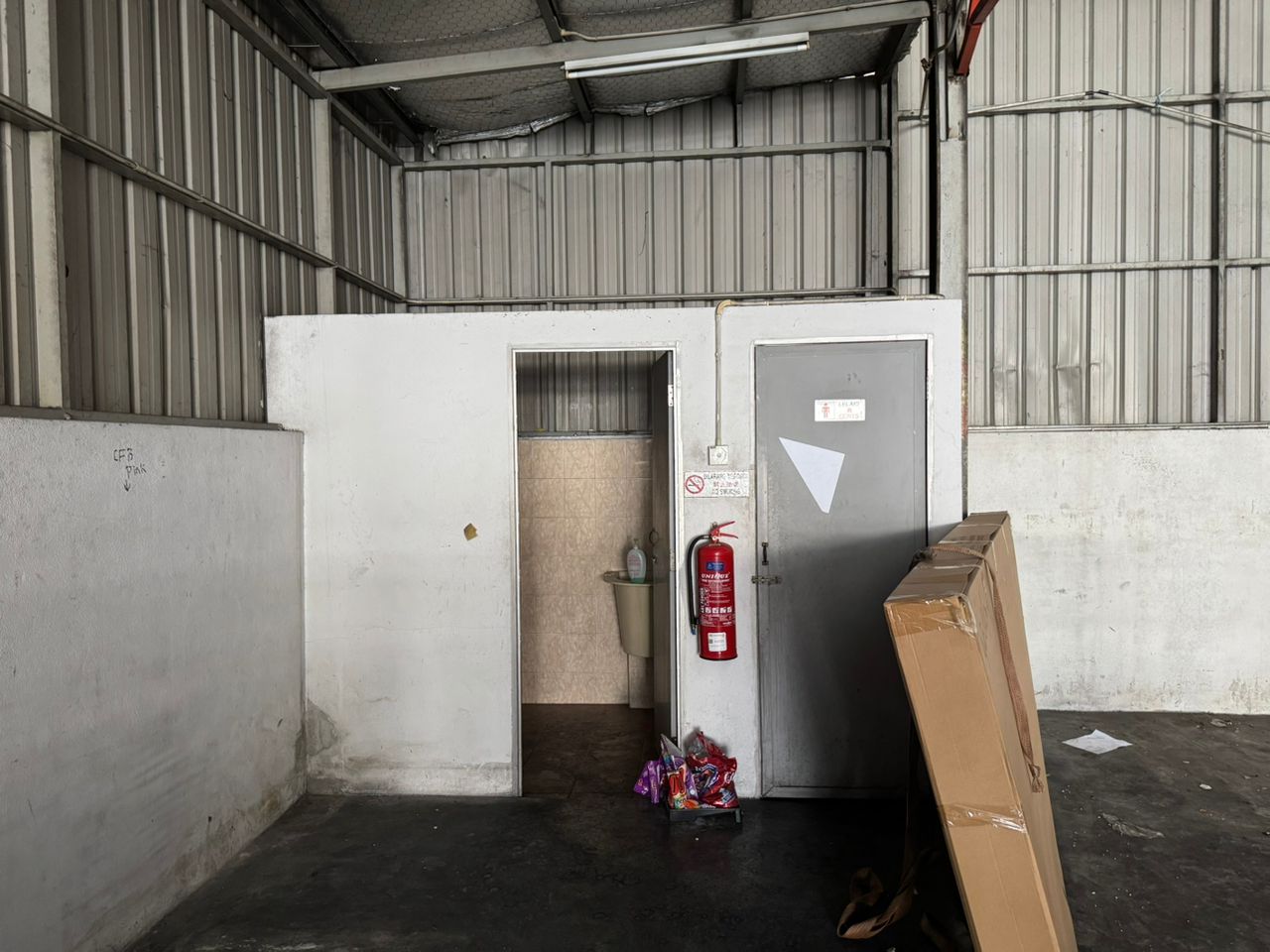 Jalan Sungai Pinang Georgetown Jelutong Warehouse - photo 5