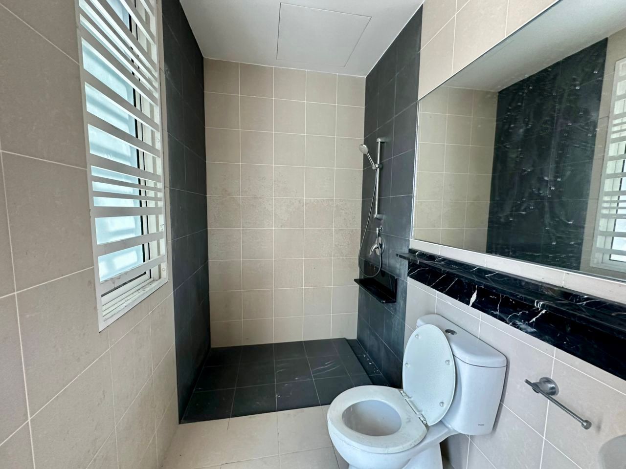 3 Sty Terrace Corner Bukit Dumbar Residence - photo 7