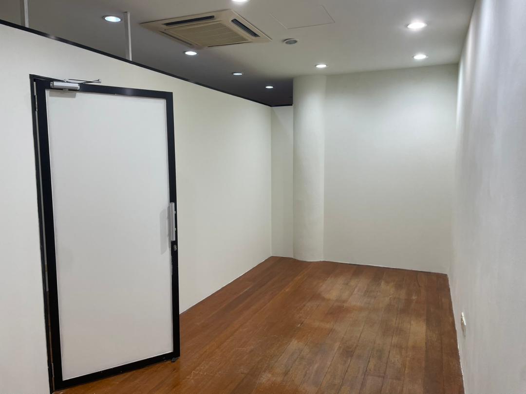 Georgetown Office Space 1800sf Renovated Air Cond - photo 9