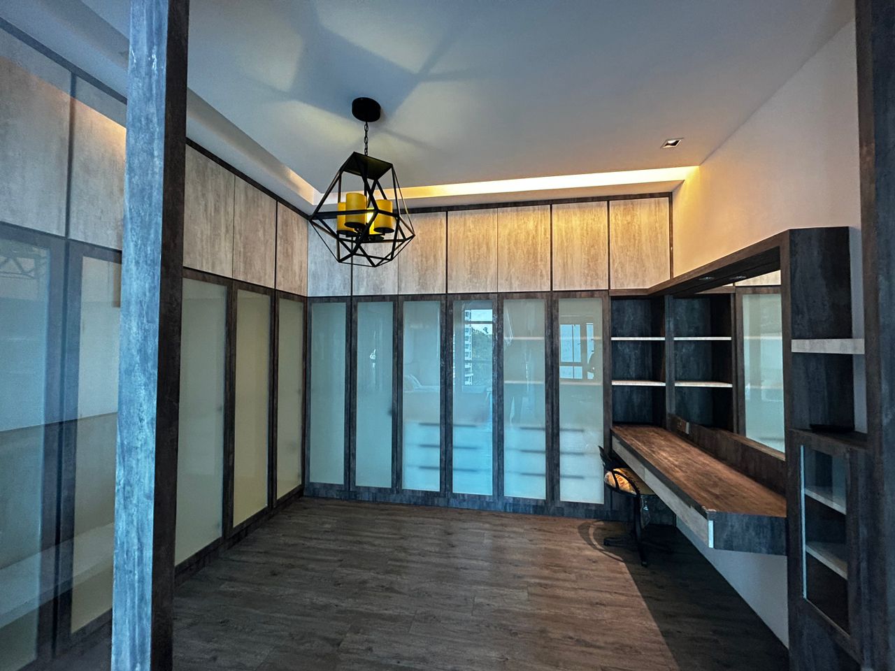 The Peak Residences High Floor Renovated - photo 3