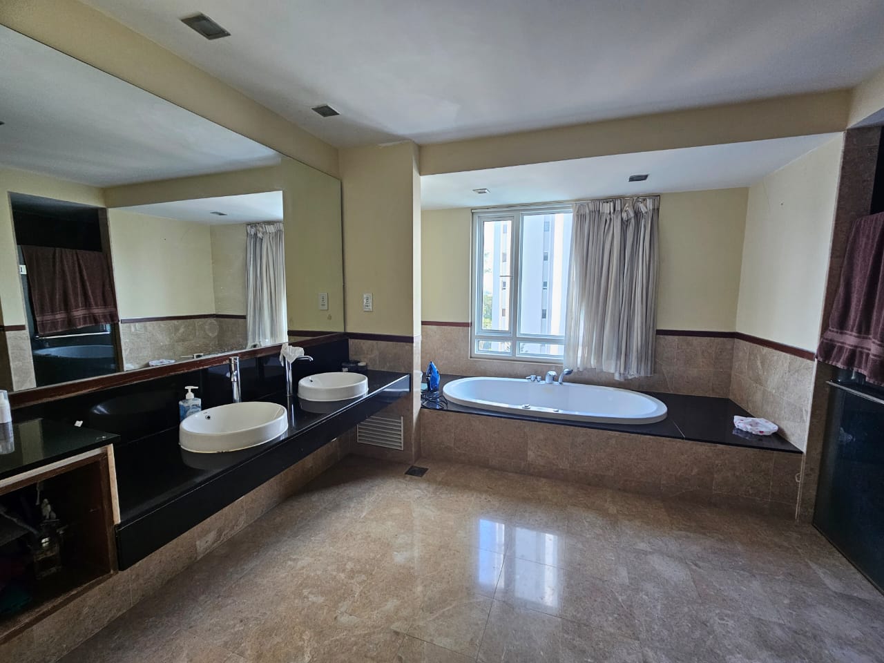 11 Gurney Renovated Furnish VIP Seaview - photo 4