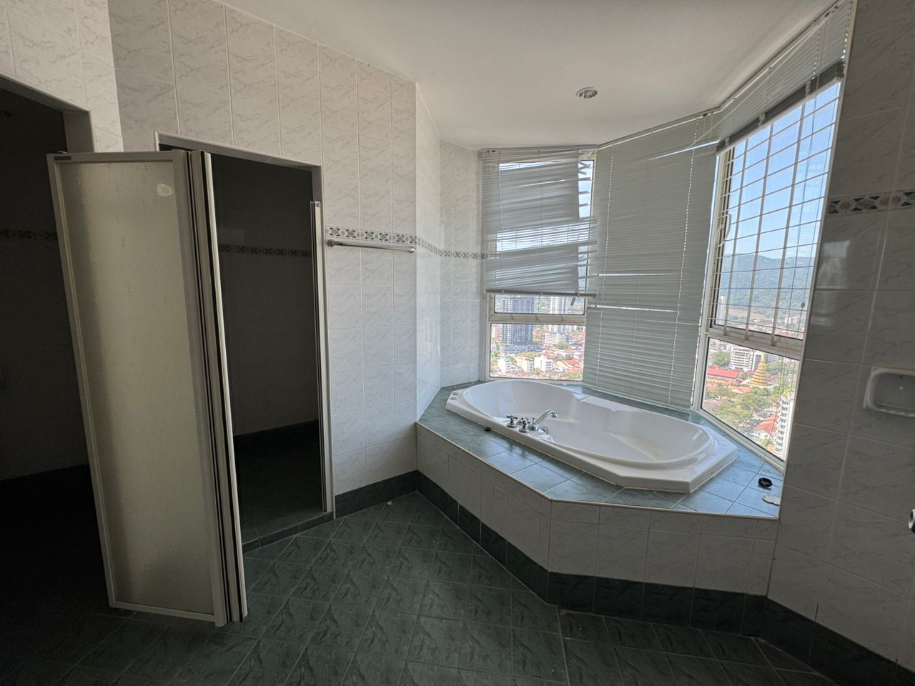 Gurney Beach High Floor Gurney Drive 2600sf - photo 12