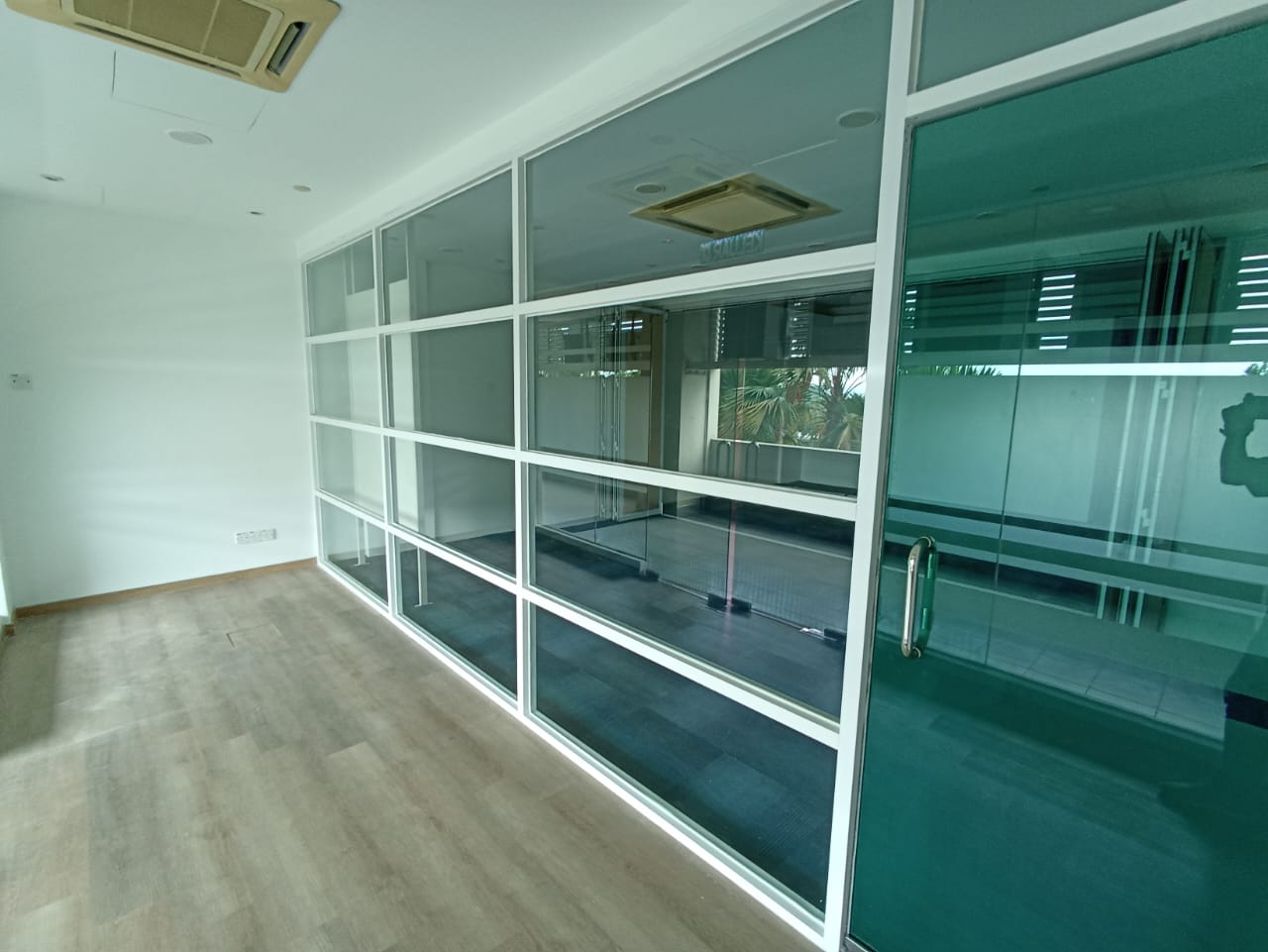 E-gate Office lot Renovate Sea View 1087sf - photo 5