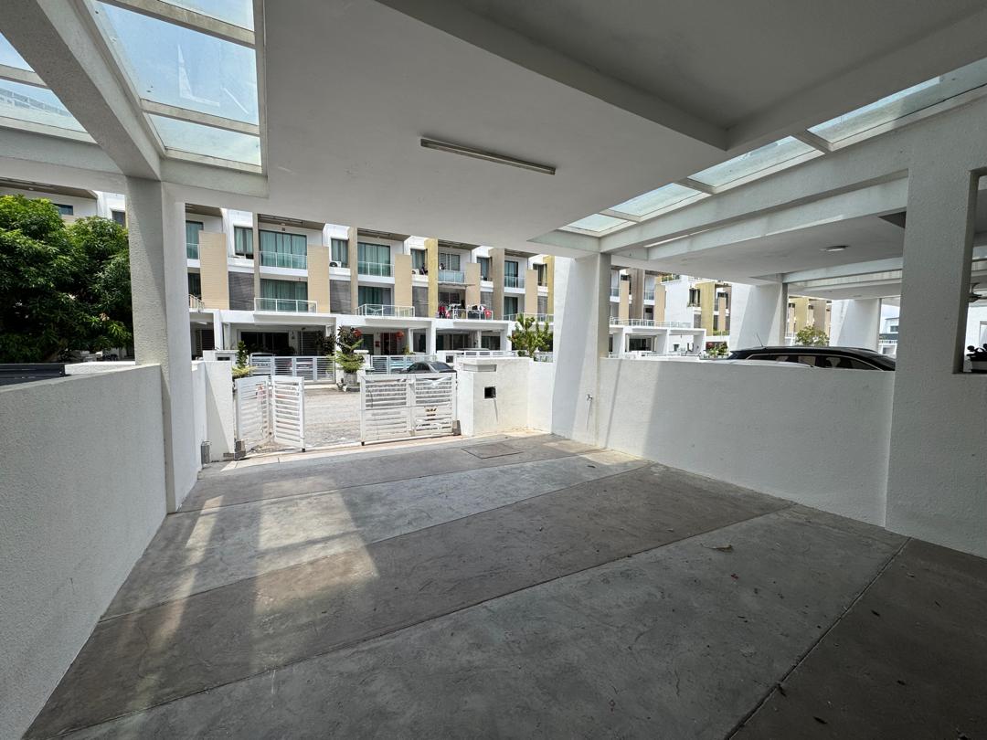 3 Storey Terrace Raffle Residence 199 Gelugor - photo 2