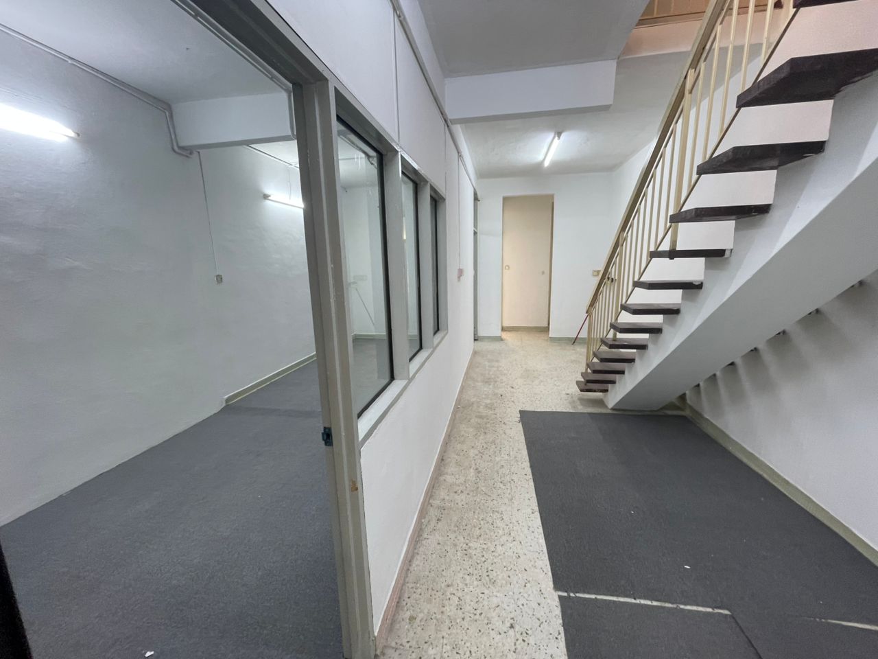 Jalan Trengganu 2Sty Shop 2500sf Renovated - photo 3