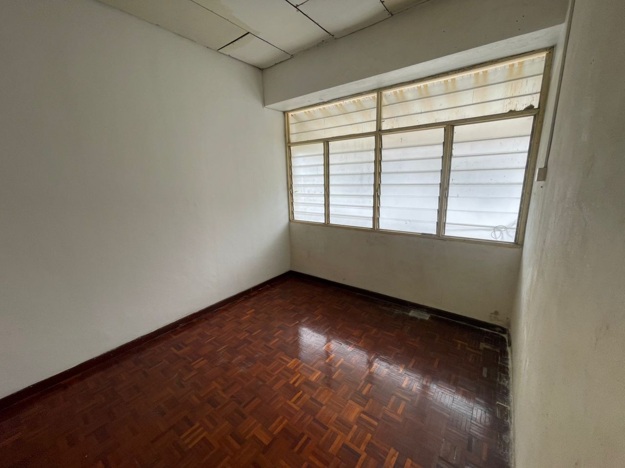 Jalan Trengganu 2Sty Shop 2500sf Renovated - photo 6