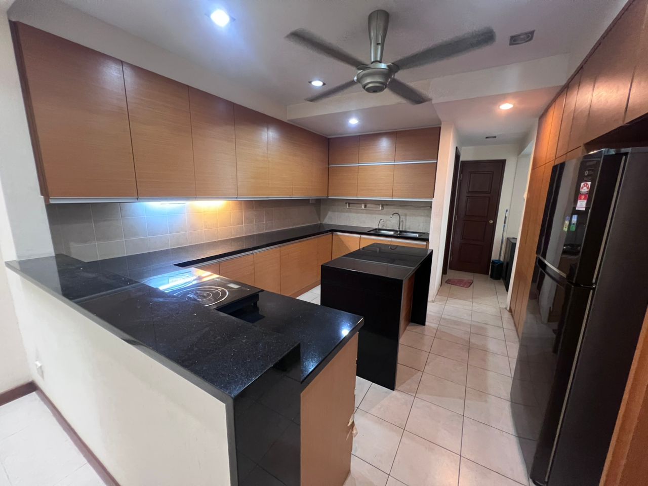 Slim Villa 3 Sty Terrace Jelutong 3123sf Renovated - photo 3
