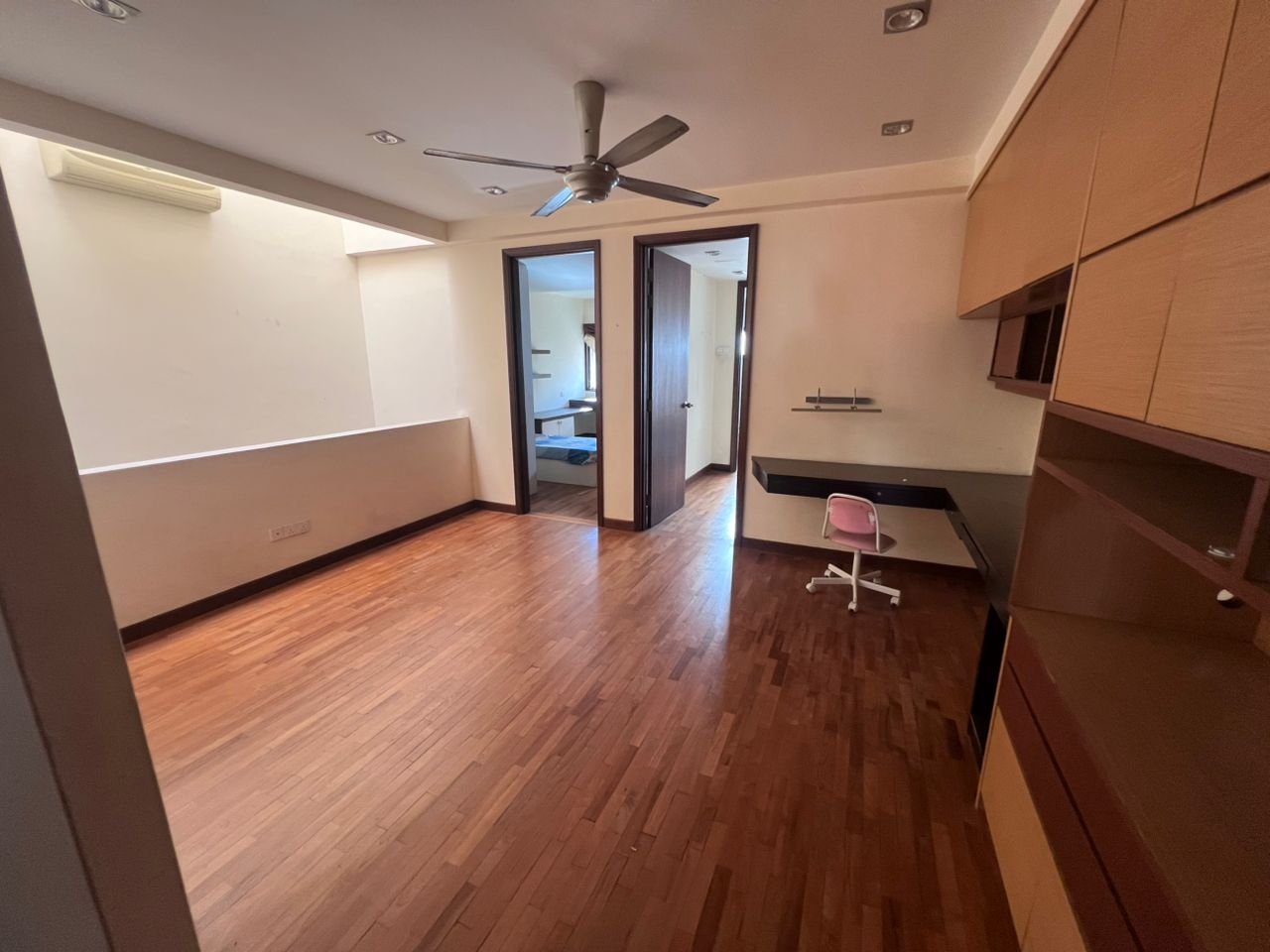 Slim Villa 3 Sty Terrace Jelutong 3123sf Renovated - photo 8
