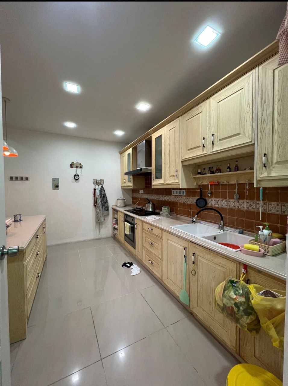 Beverly Hill 3Sty Terrace Tanjung Bunga Renovated - photo 3