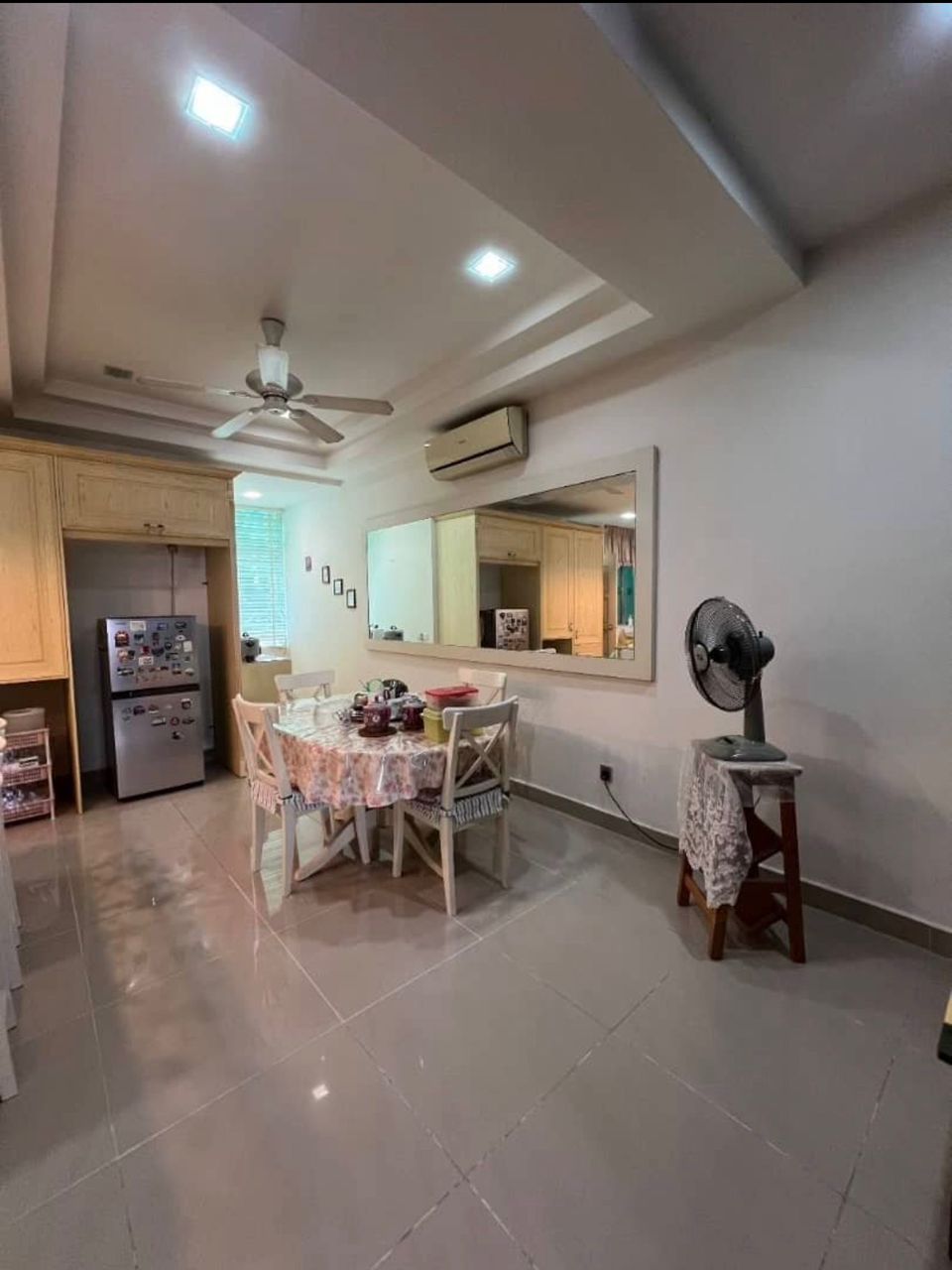 Beverly Hill 3Sty Terrace Tanjung Bunga Renovated - photo 4