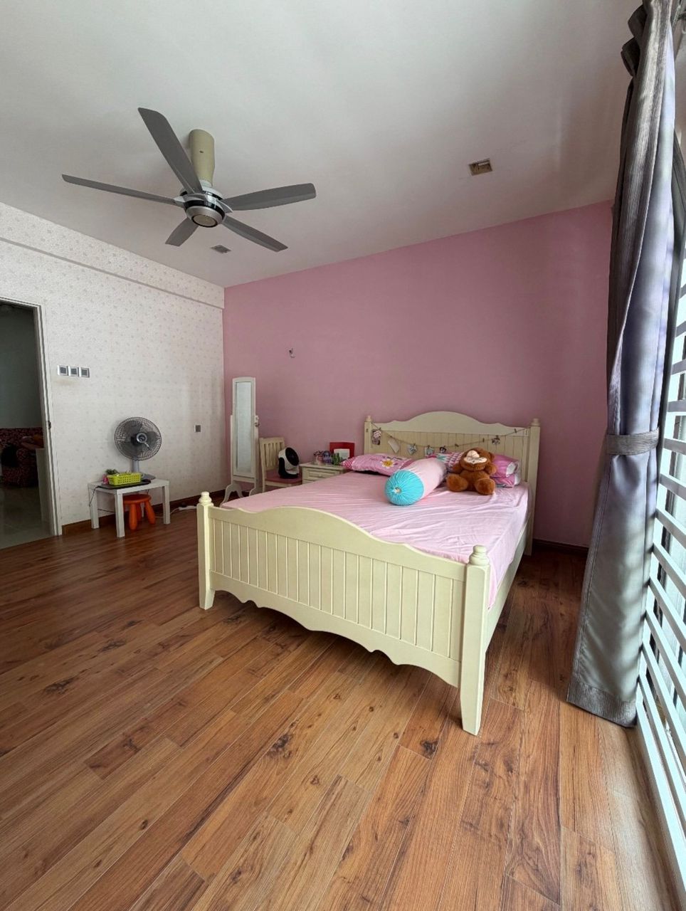 Beverly Hill 3Sty Terrace Tanjung Bunga Renovated - photo 5