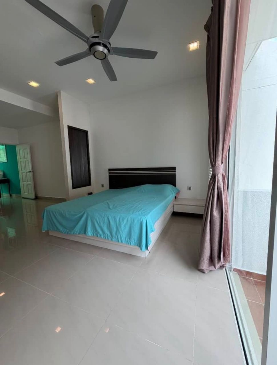 Beverly Hill 3Sty Terrace Tanjung Bunga Renovated - photo 7