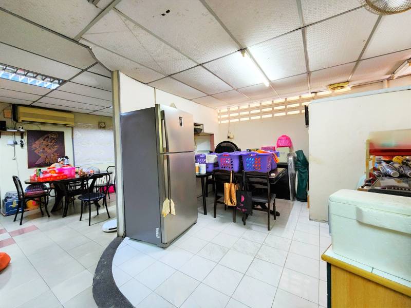 Taman Hijau 1Sty Terrace Corner 3346sf Greenlane - photo 3