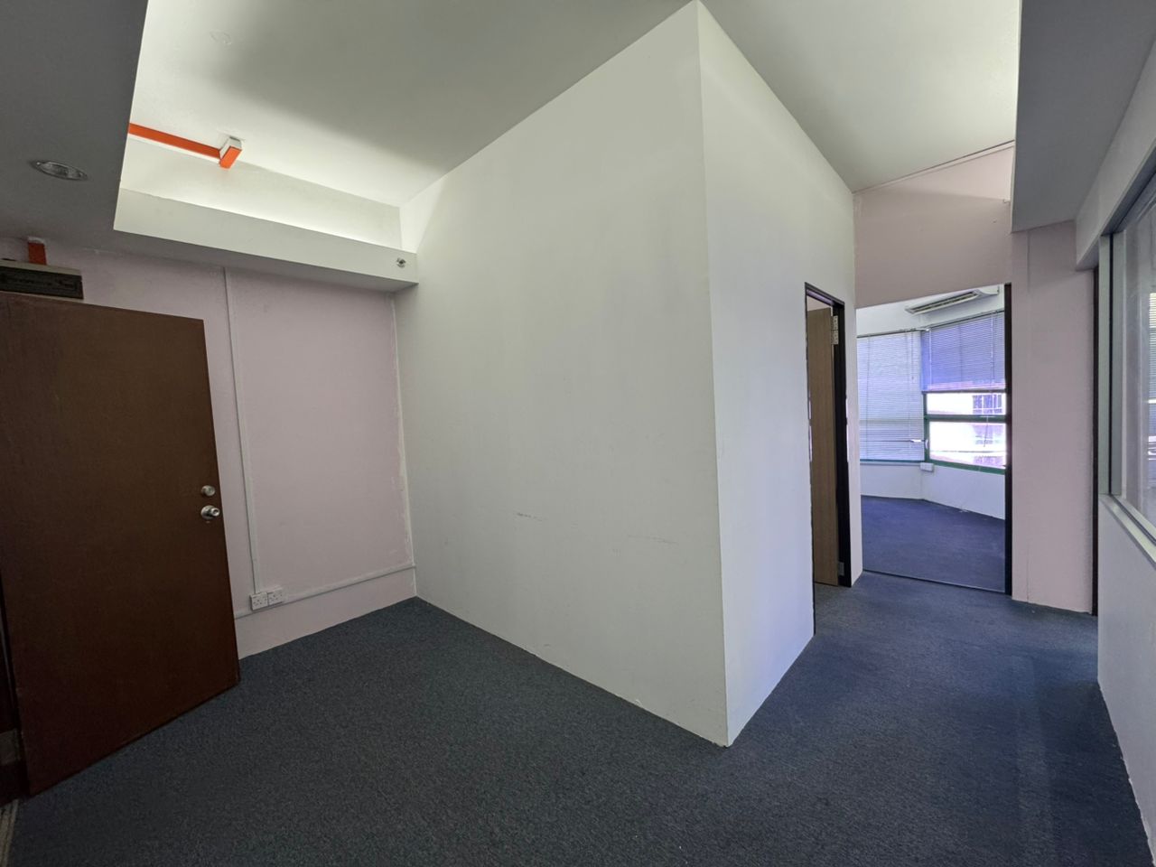 Gurney Tower High Floor Sea View Office lot - photo 4