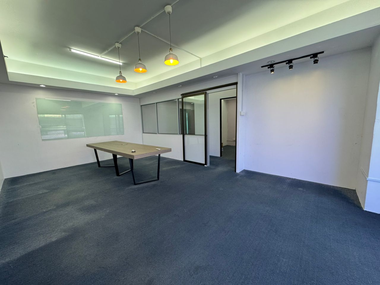Gurney Tower High Floor Sea View Office lot - photo 6