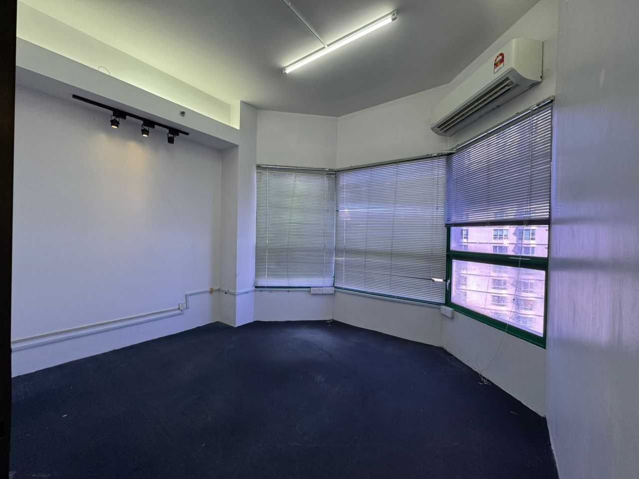 Gurney Tower High Floor Sea View Office lot - photo 9