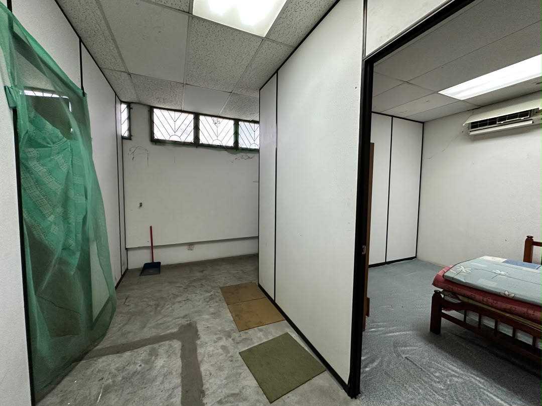 Lebuh Campbell Street 2unit adjoning Shop 9300sf - photo 5