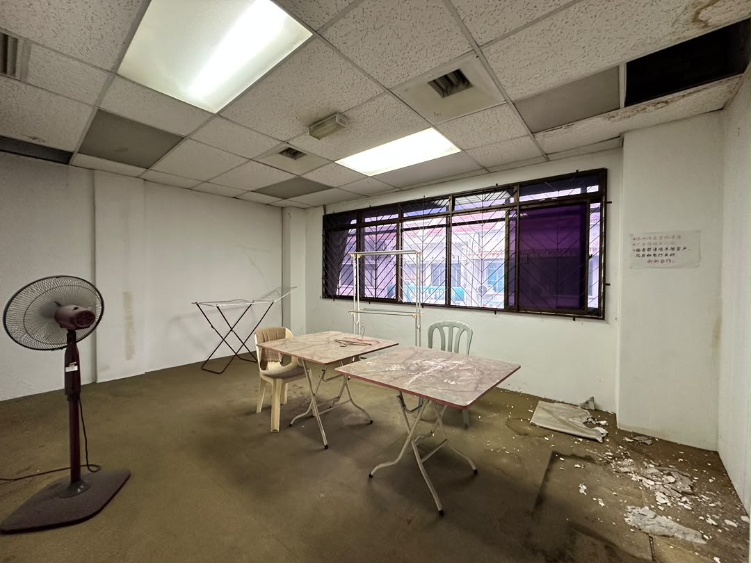 Lebuh Campbell Street 2unit adjoning Shop 9300sf - photo 6
