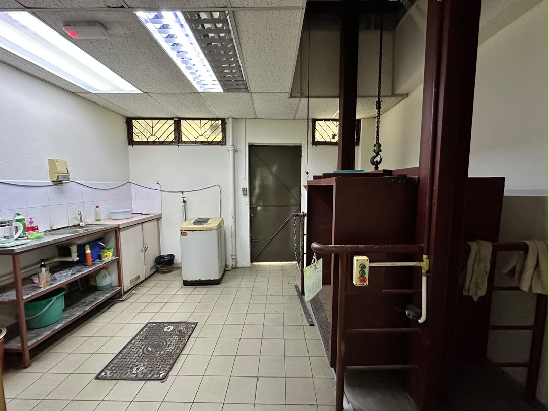 Lebuh Campbell Street 2unit adjoning Shop 9300sf - photo 7