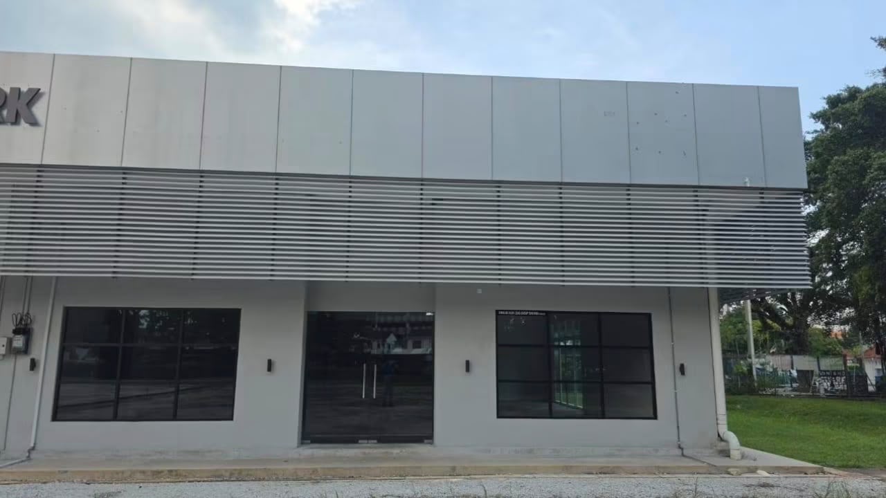Georgetown Jalan Burma Facing Main Road 2400sf - photo 4