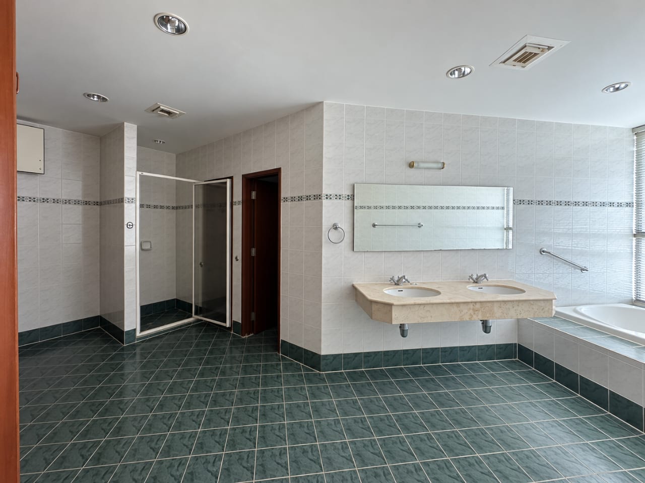 Gurney Beach Gurney Drive 2600sf High Floor - photo 5