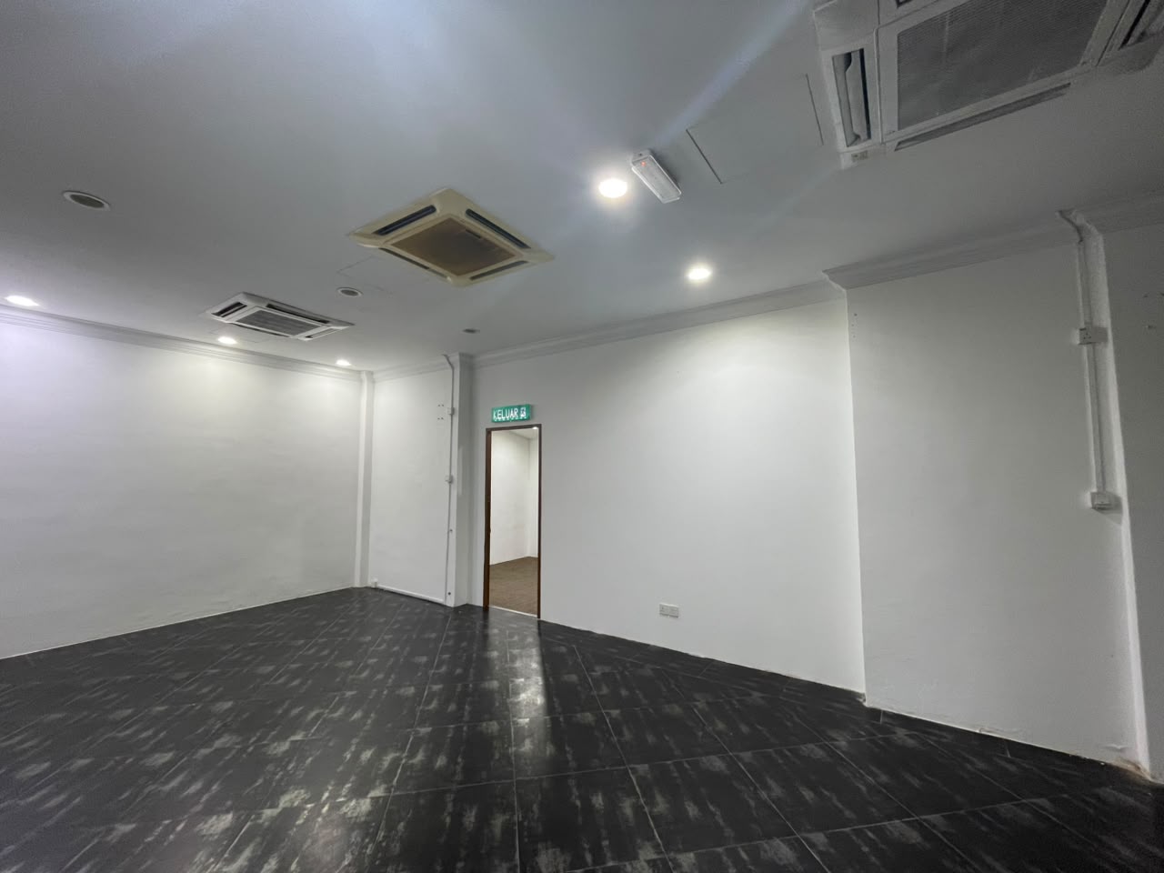 Georgetown 2 Storey Shop Cafe Retail Office 8533sf - photo 13