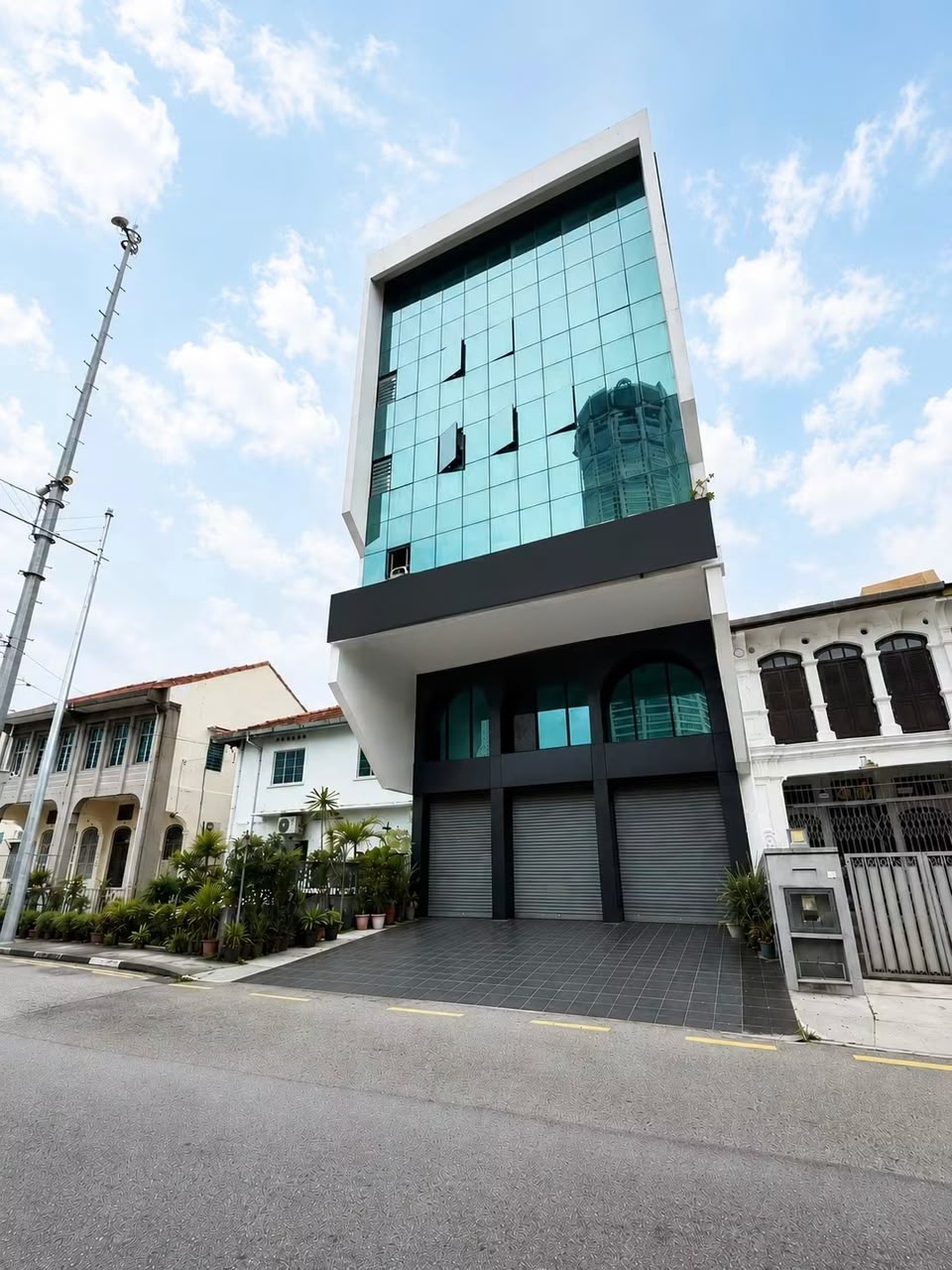 Georgetown 5 Storey With Rooftop Lift 16800sf - photo 1