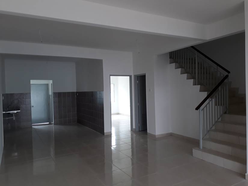 2 STY HOUSE TAMAN KAYANGAN PELANGI HEIGHTS MANTIN - photo 2