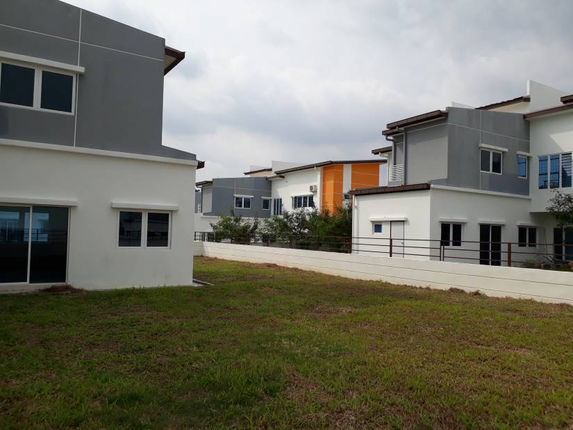 2 STY BUNGALOW  TMN KAYANGAN PELANGI HEIGHT MANTIN - photo 7