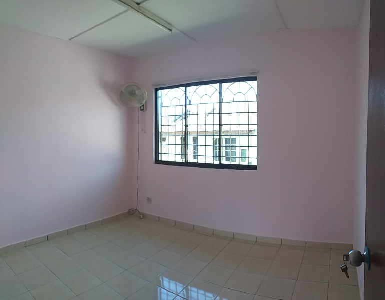 2 sty house Taman kantan Permai kajang - photo 4