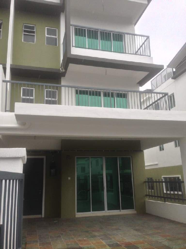 Endlot 3 Storey Tama ...