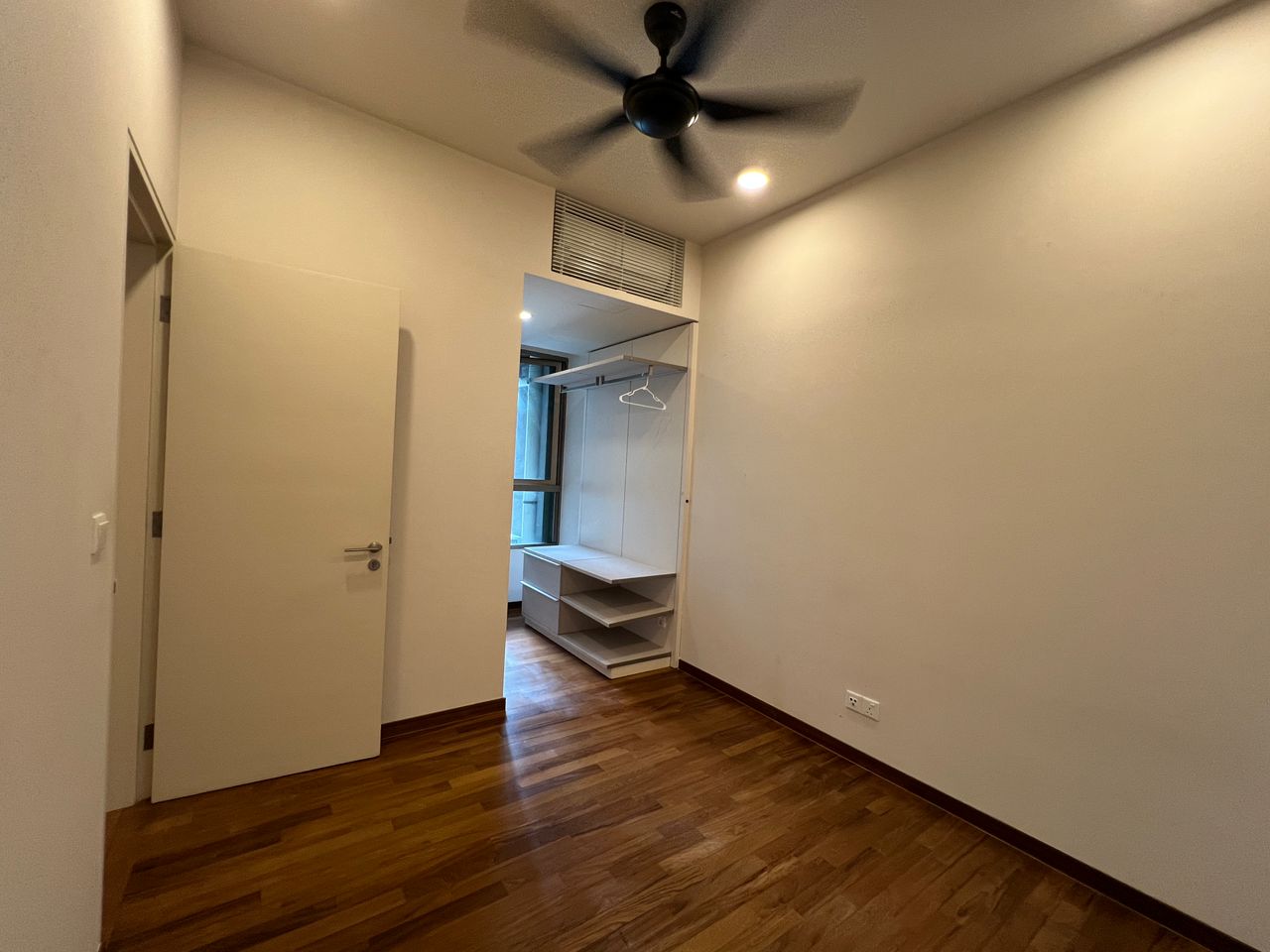 Stonor 3 Fully Furnished for Rent - photo 5
