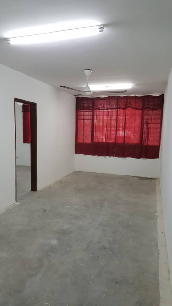 Abdullah hukum partial furnished for rent - photo 3