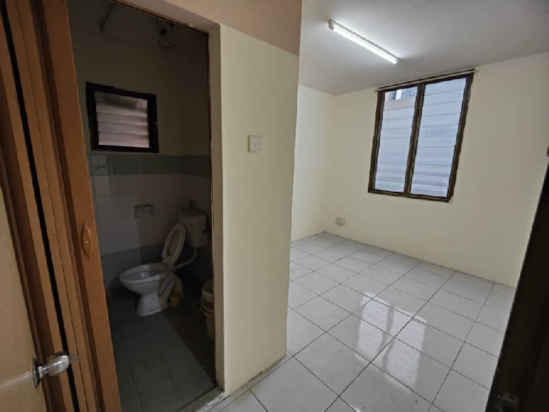 Abdullah hukum partial furnished for rent - photo 3