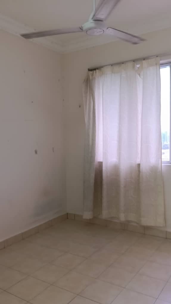 Koi  Tropika Puchong partial furnished for sale - photo 8