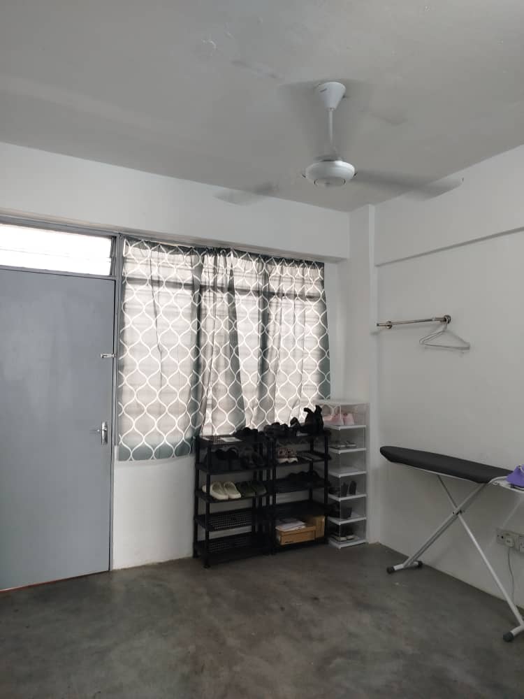 DESA MENTARI FLAT FOR SALE