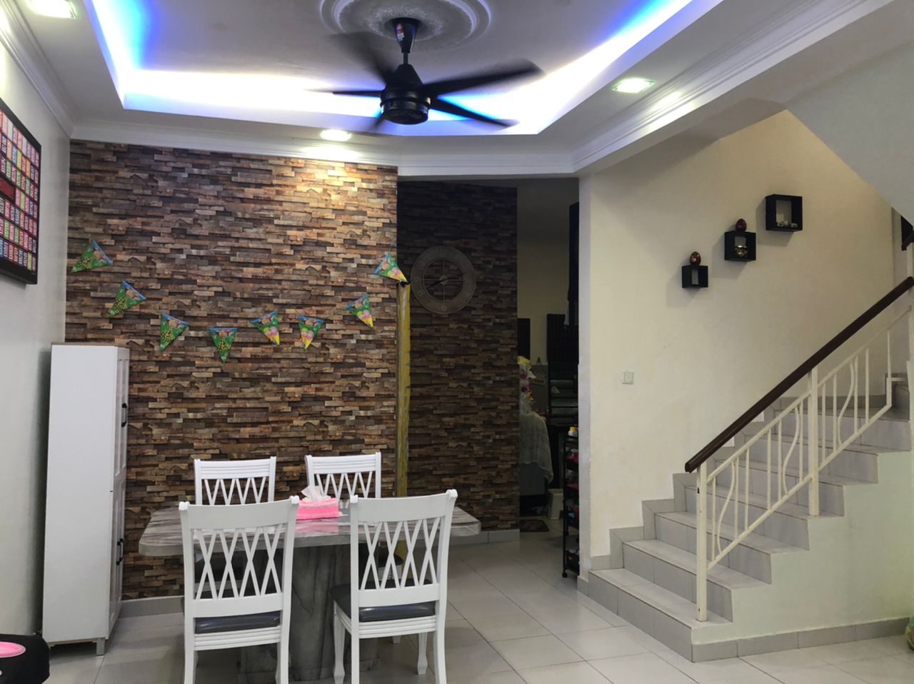 Teres 2 Tingkat Lorong Cakera Purnama Puncak Alam - photo 3