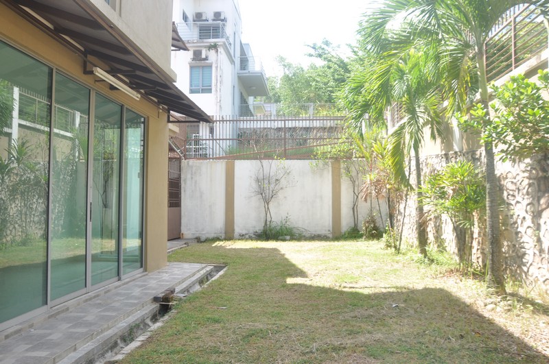 CORNER Sering Ukay 2 Storey Terrace Superlink - photo 9