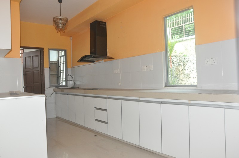 CORNER Sering Ukay 2 Storey Terrace Superlink - photo 3