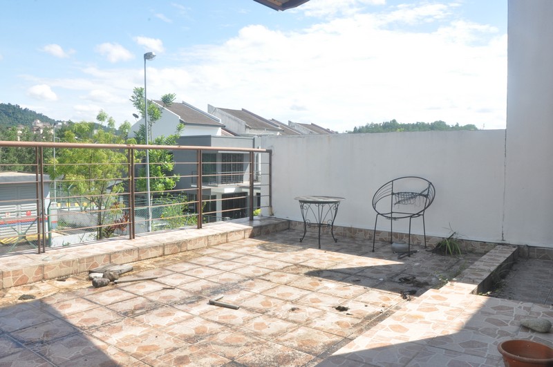 CORNER Sering Ukay 2 Storey Terrace Superlink - photo 8
