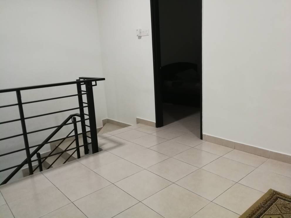 2 STOREY TERRACE BANGI AVENUE 2 FREEHOLD - photo 4