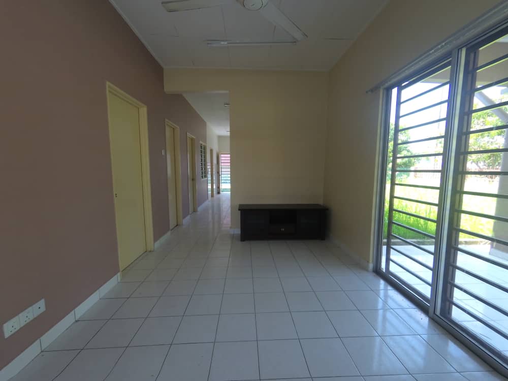 Single Storey Terace Taman Pelangi Semenyih CORNER - photo 2