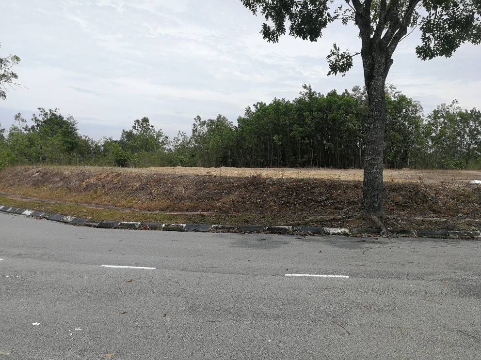 Bungalow lot 17,674 sft Seksyen 9, Bukit Mahkota - photo 5