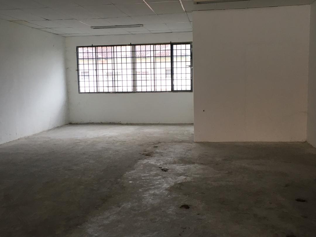 First Floor Shoplot Seksyen 8, Bandar Baru Bangi - photo 4